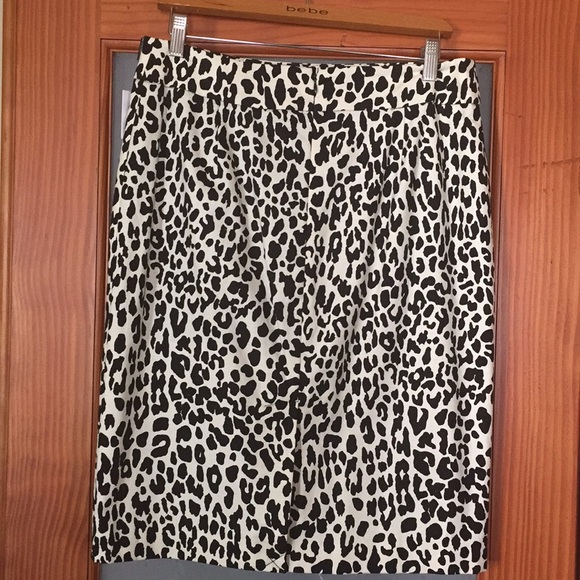 Calvin Klein Leopard Print Pencil Skirt - Picture 2 of 3